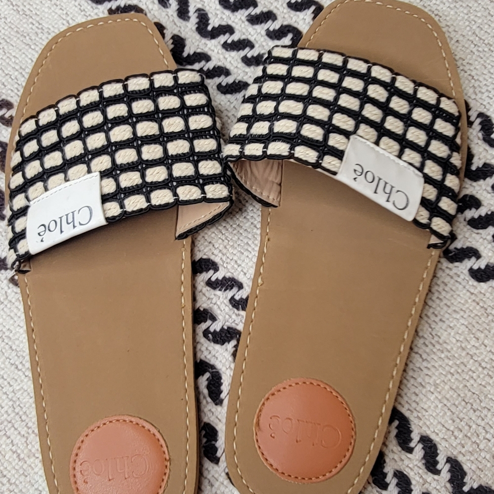 Beautiful pre-owned Chloé slippers